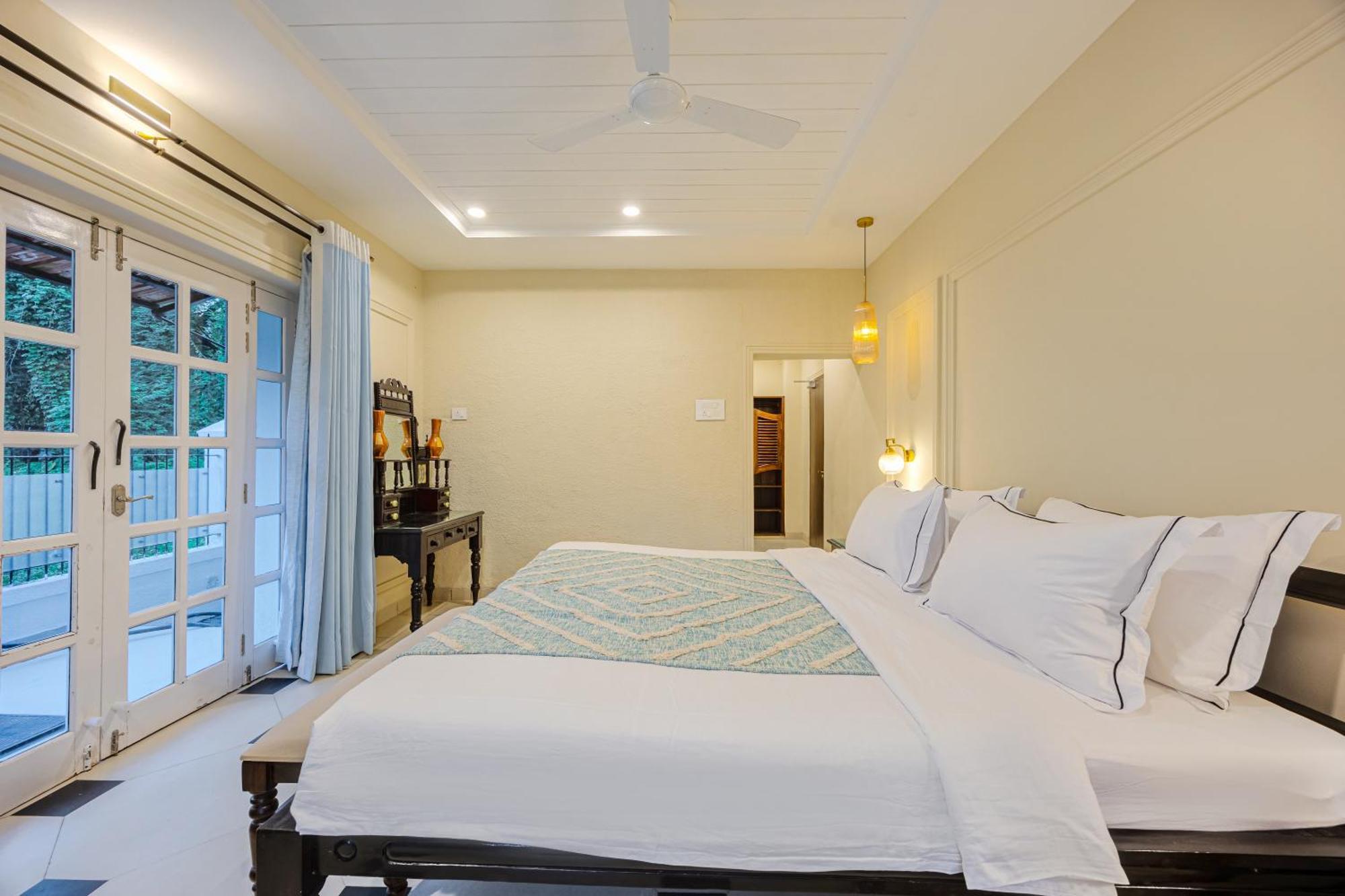Elivaas 4 Bhk Villa Near Beach With Private Pool & Bar - Casa Boa Vida Candolim Eksteriør bilde