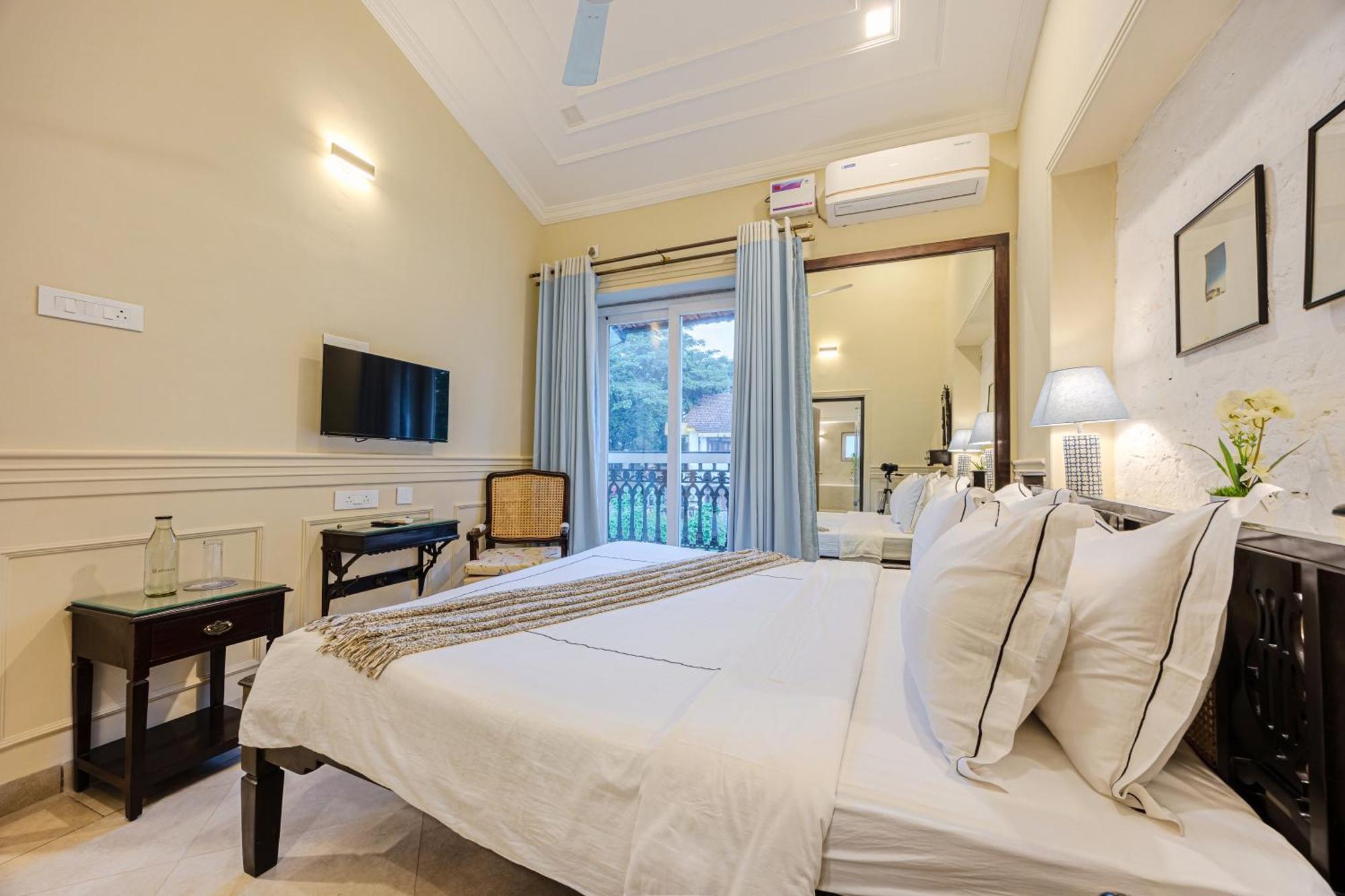 Elivaas 4 Bhk Villa Near Beach With Private Pool & Bar - Casa Boa Vida Candolim Eksteriør bilde